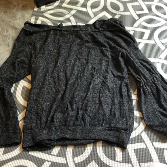 Off the shoulder top - Picture 2 of 4